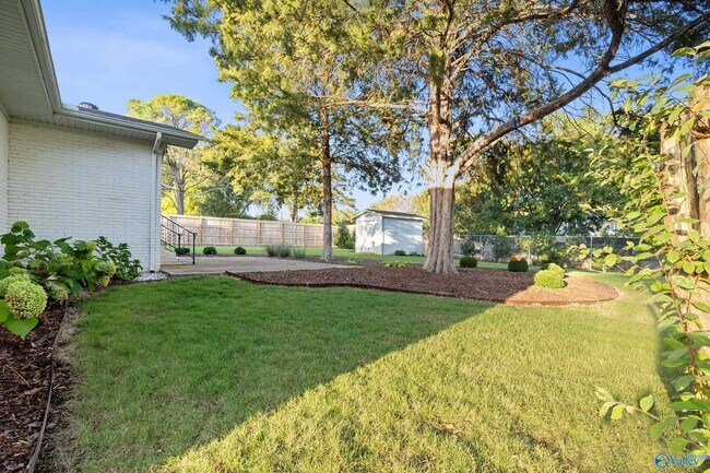 Building Photo - 3311 Beverly Dr SW