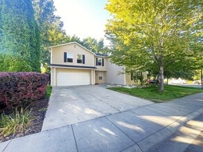 Building Photo - 6489 S Fairwind Pl