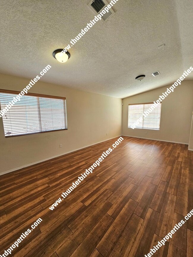 Building Photo - Lovely 3 Bedroom, 2 Bathroom, 2 Car Garage and 1,552 Sq. Ft. Home in Albuquerque.