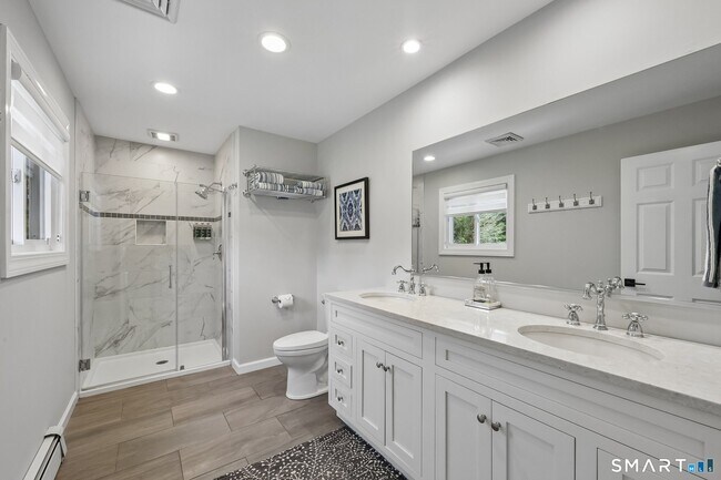 Building Photo - 687 Richies Way