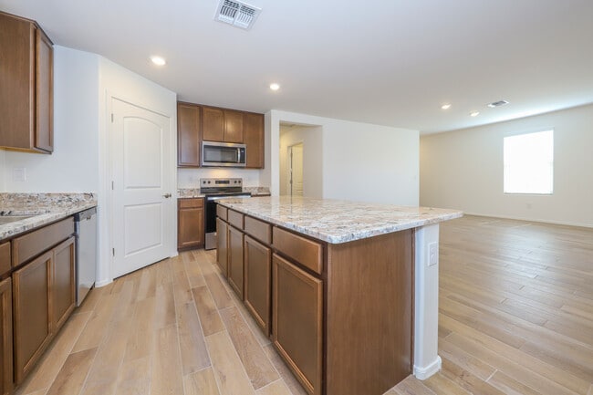 Building Photo - 9122 E Red Blf Ct