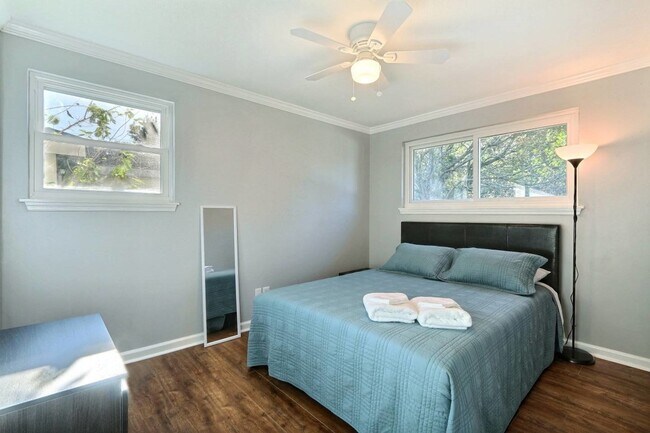 Building Photo - 2008