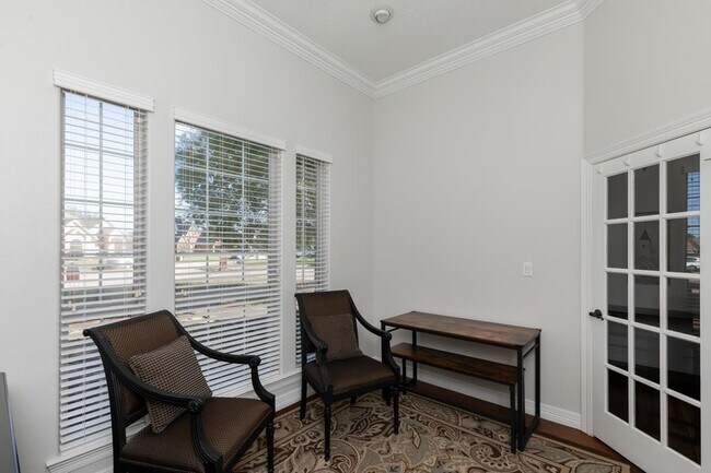 Building Photo - 665 Winchester Dr