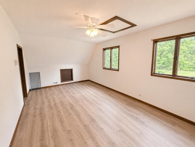 Building Photo - 4284 State Rd J