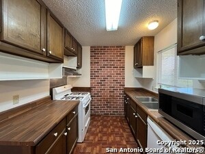 Building Photo - 117 Meadow Way