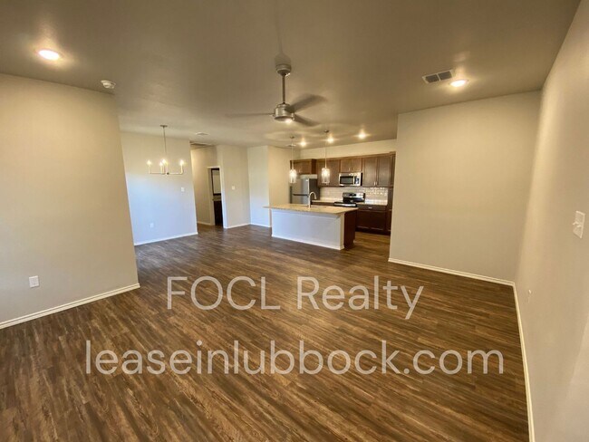 Building Photo - Luxury Duplex in Frenship School District!