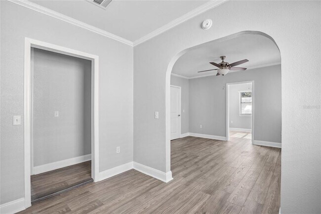 Building Photo - 3205 W San Pedro St