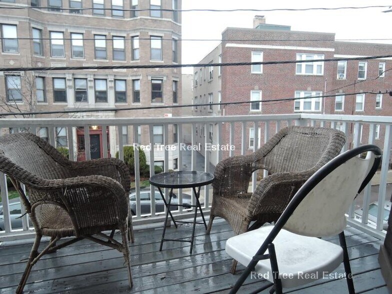 Building Photo - 51 Gardner St