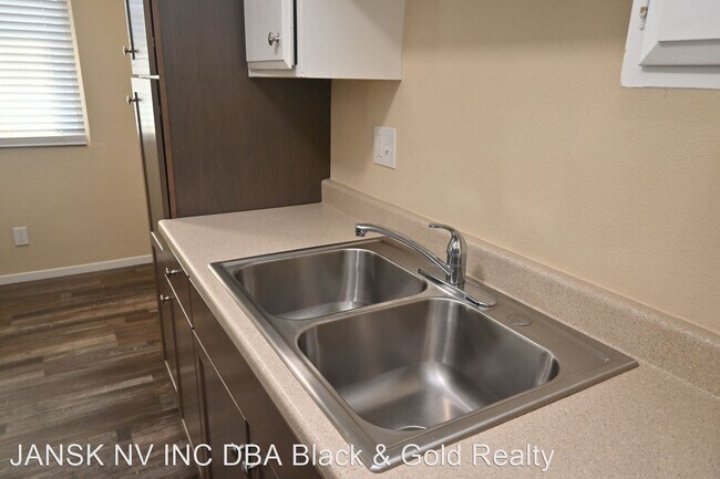 Building Photo - 2 br, 1 bath House - 2514 McCarran St. #2