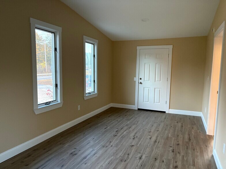 Building Photo - 261 Shaker Rd