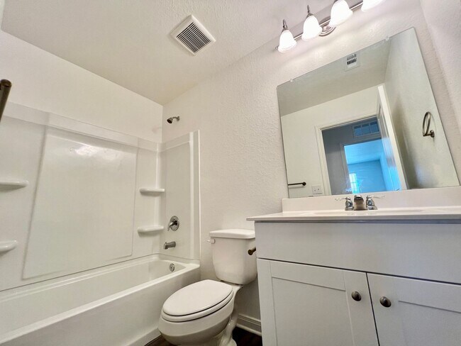 Building Photo - **APPLICATION RECEIVED** Charming Two-Story Home with Fenced Backyard & Community Pool