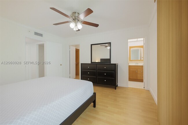 Building Photo - 8760 SW 133rd Ave