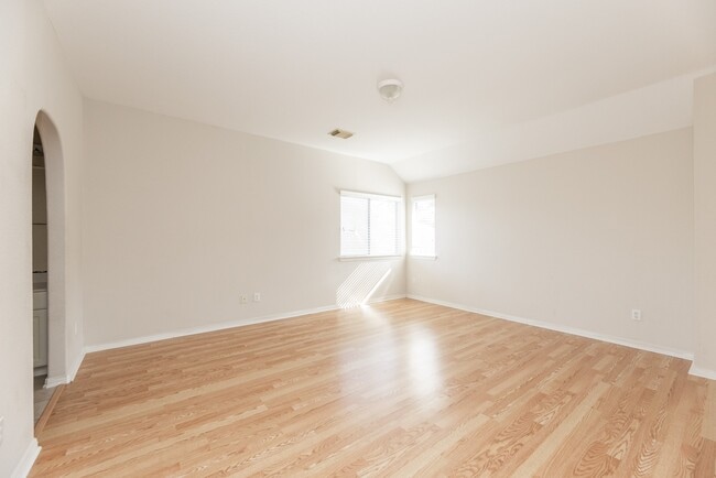 Building Photo - 15435 Stoneridge Park Ln