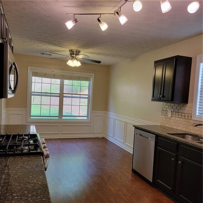 Building Photo - 5219 Leecroft Dr