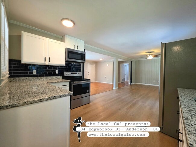 Building Photo - 104 Edgebrook Dr