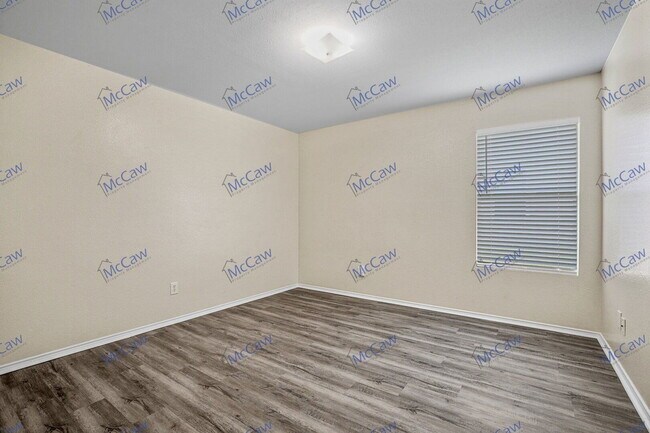 Building Photo - 2543 Barksdale Dr