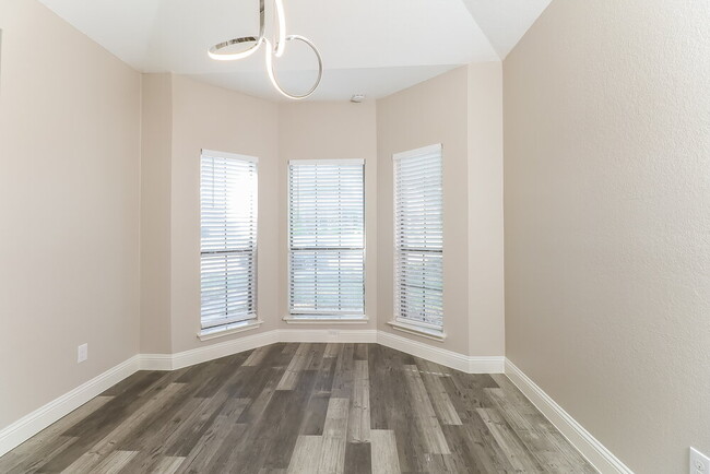 Building Photo - 1029 Primrose St