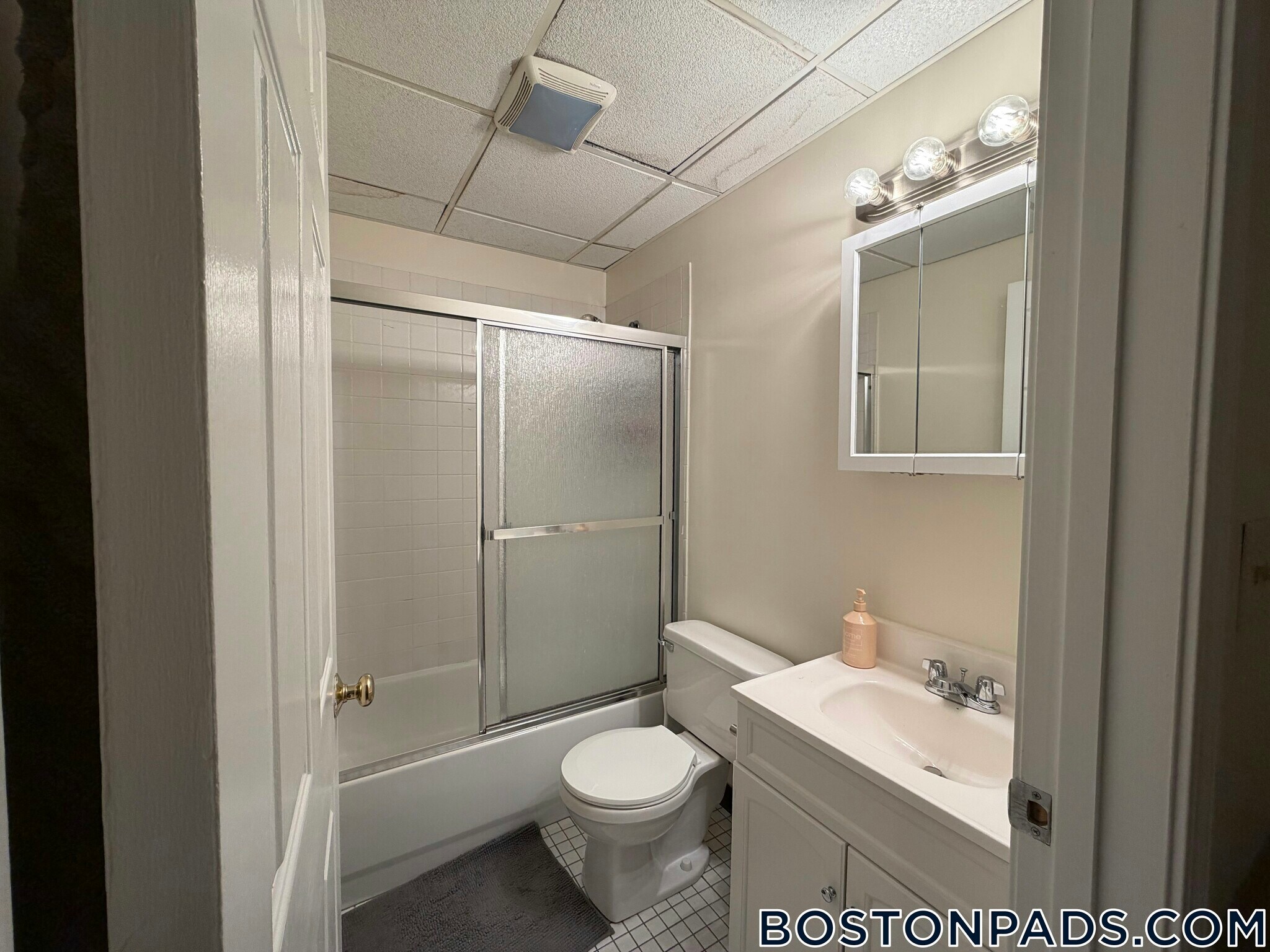 Building Photo - 81 Essex St