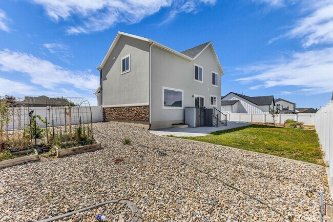 Building Photo - 4018 W 1200 S