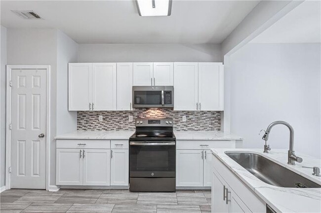Building Photo - 545 Windstone Trail