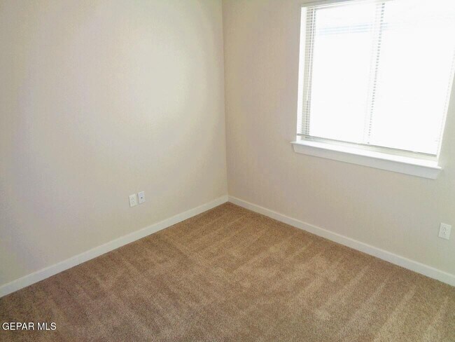 Building Photo - 14932 Tierra Haven Ave