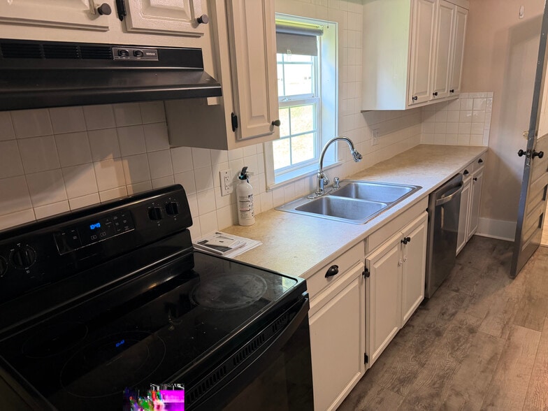 kitchen - 210 S Jefferson St