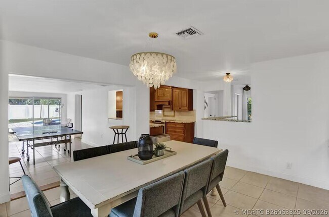 Building Photo - 630 Curlew Rd