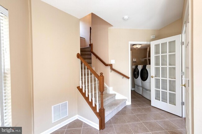 Building Photo - 1503 Martock Ln