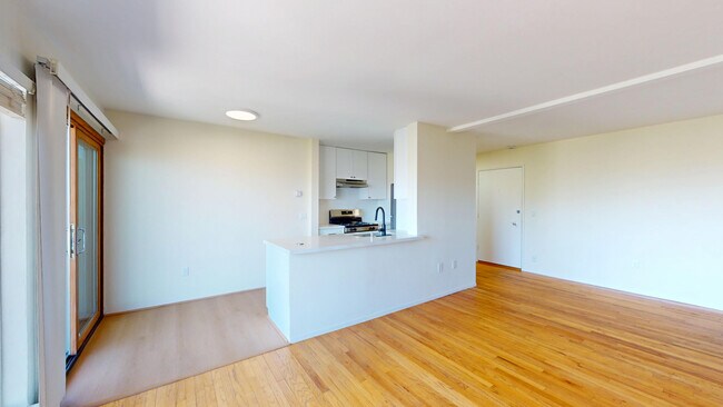 Building Photo - 740 Rhode Island St