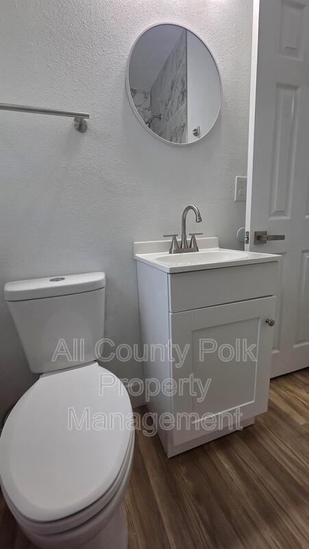 Building Photo - 2704 Homer Cir