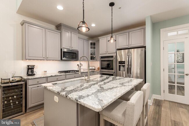 Building Photo - 858 Moorings Cir