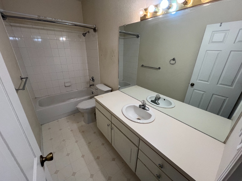 Building Photo - 20210 E Smoky Hill Rd