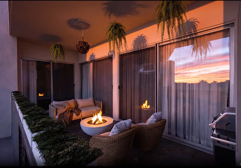 Balcony Night - 11970 Montana Ave