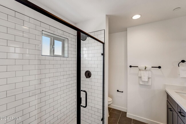 Building Photo - 3645 E Earll Dr