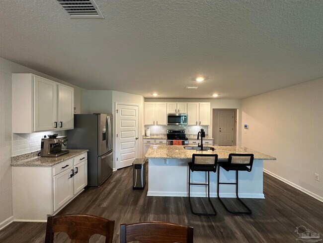 Building Photo - 4014 Whitetail Ln