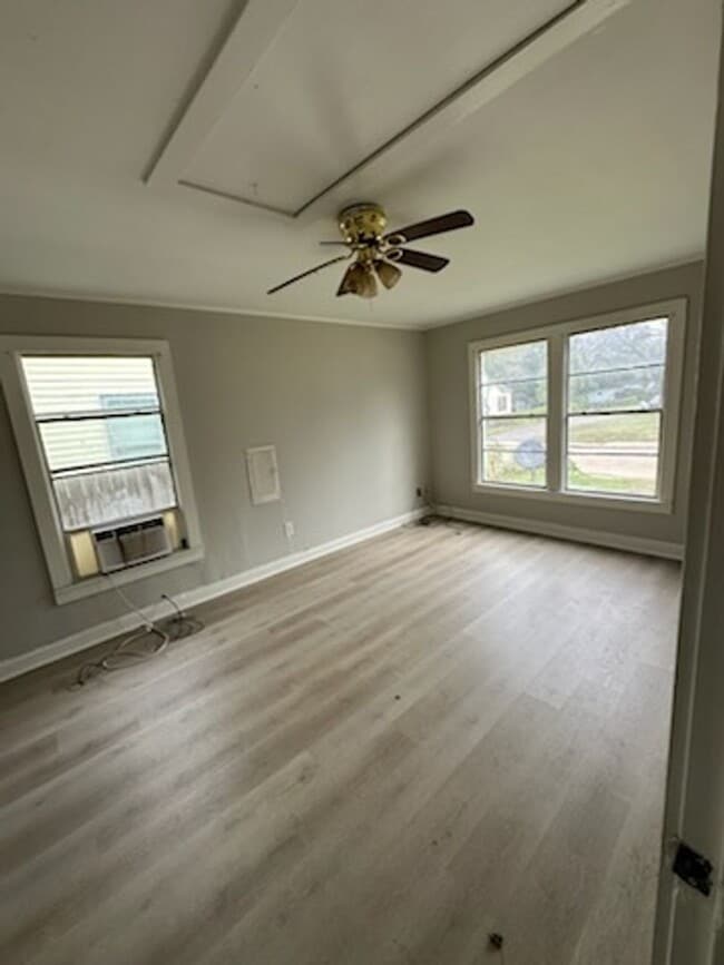 Building Photo - 701 Whittington St