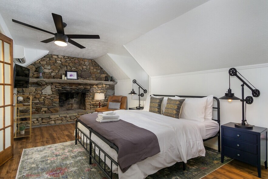 Building Photo - 120 Whitney Dr