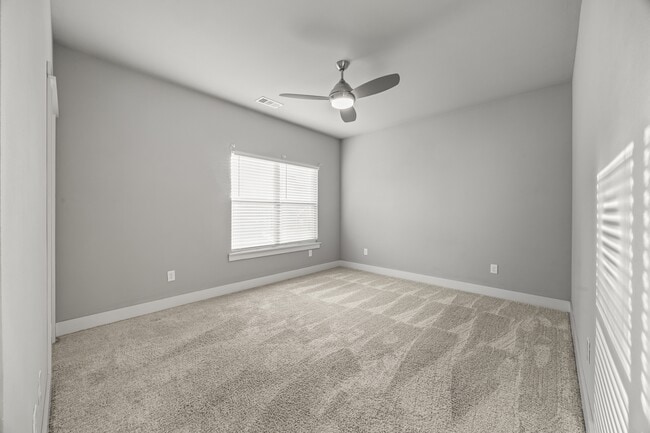 Building Photo - 2063 S Florida Way