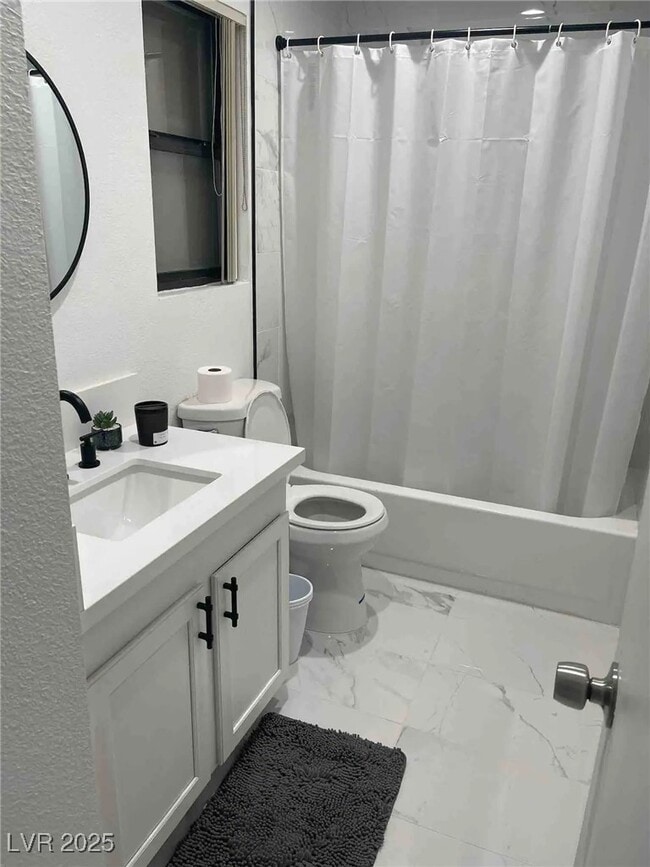 Building Photo - 3004 Ocean View Dr