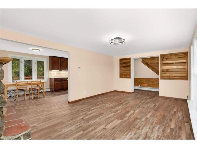 Building Photo - 1334 Hillcrest Dr NE