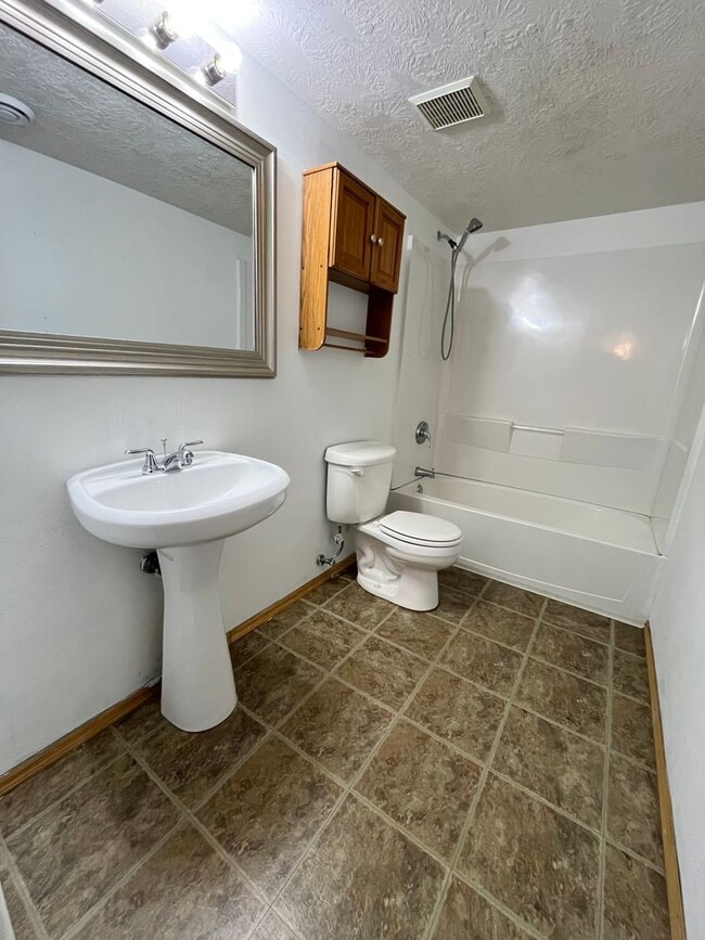 Building Photo - 3 Bed/2 Bath West Side Home For Rent!!