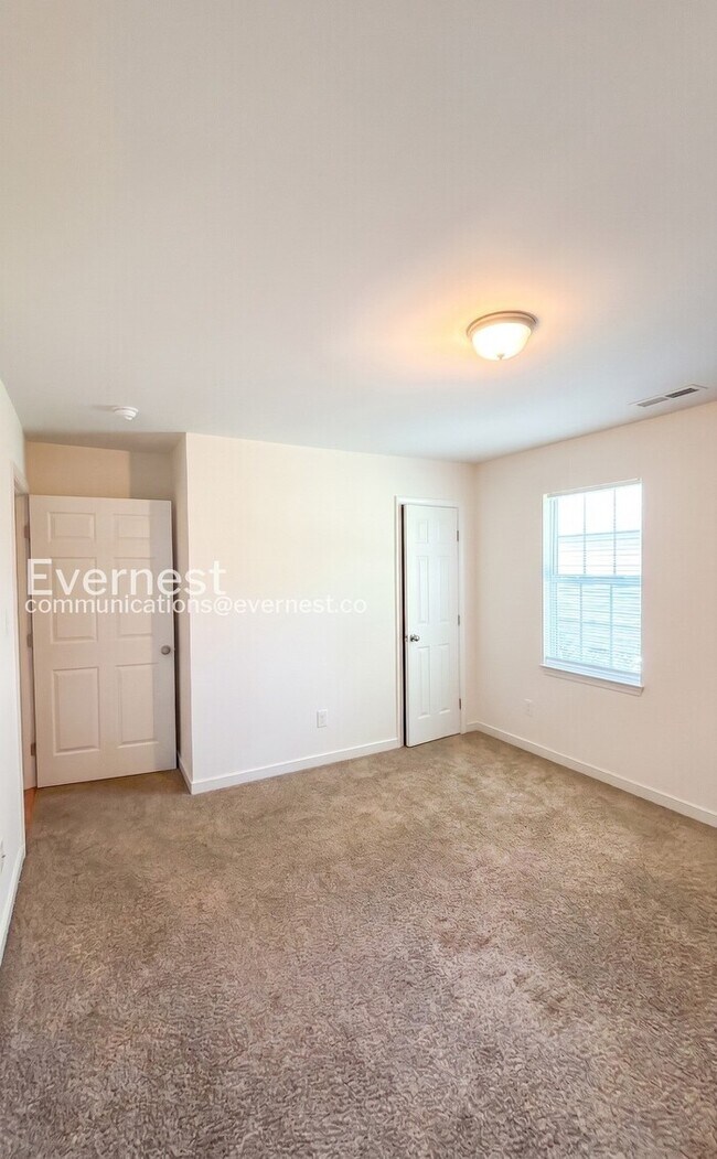 Building Photo - 100 Elm St