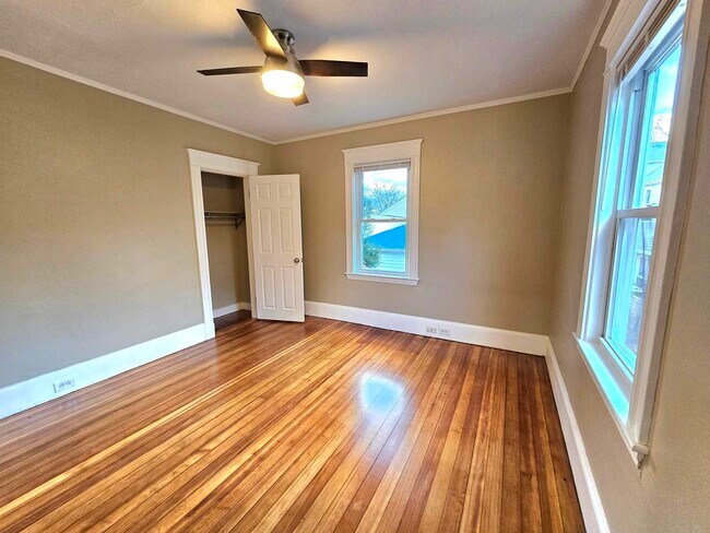 Building Photo - 10 Alton Rd