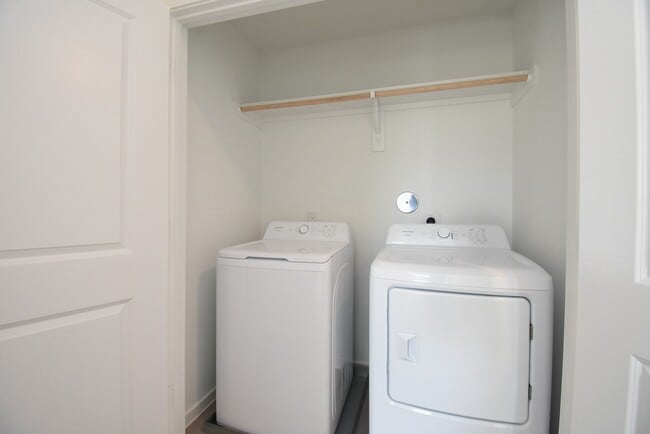 Building Photo - 3083 Sunset Glory Dr