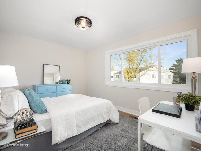 Building Photo - 823 Cambridge Pl