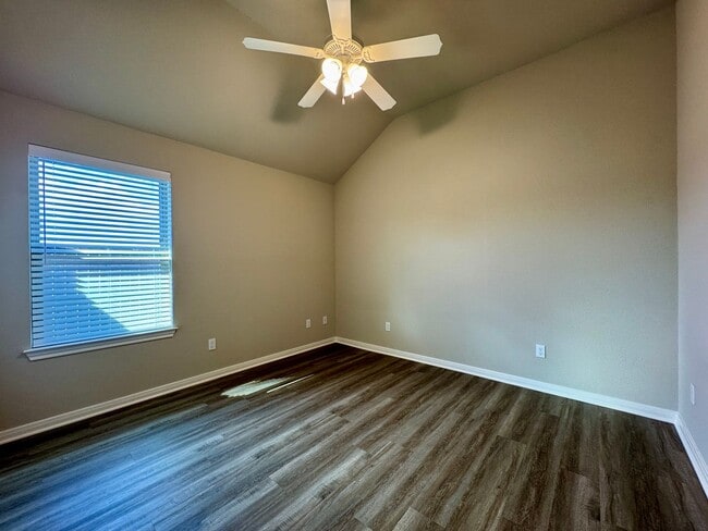 Building Photo - Duplex on Hilltop Drive | Midway ISD