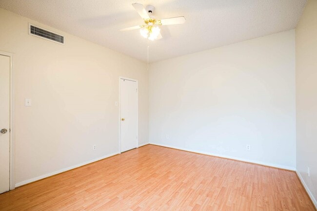 Building Photo - 3742 Thistlemont Dr