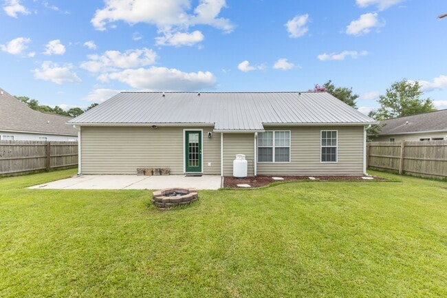 Building Photo - 300 Foxhall Rd