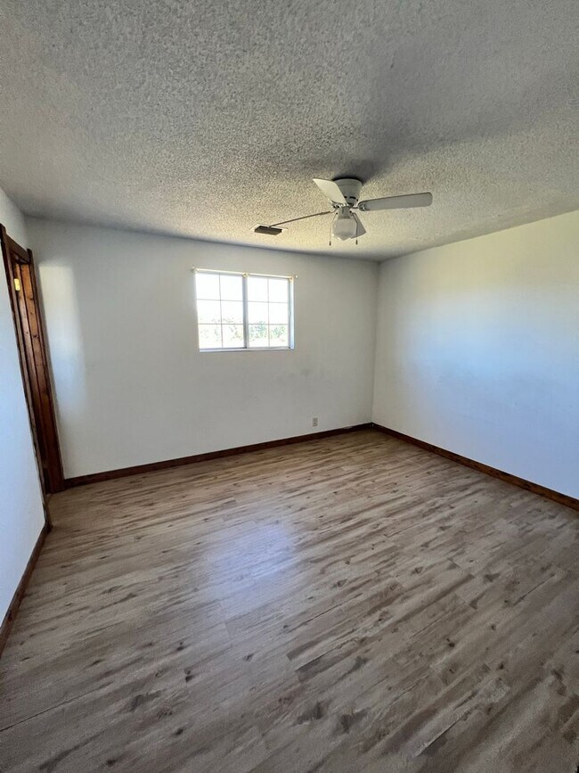 Building Photo - House for rent