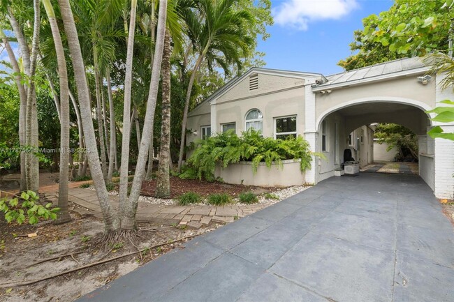 Building Photo - 2280 SW 16th Ct